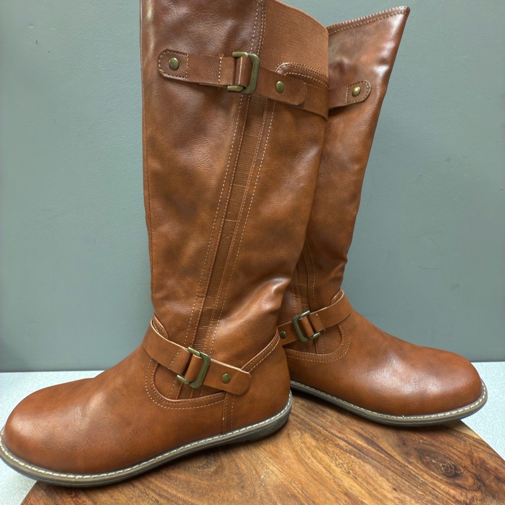 Stylish Tan Leather Buckle‎ Boots